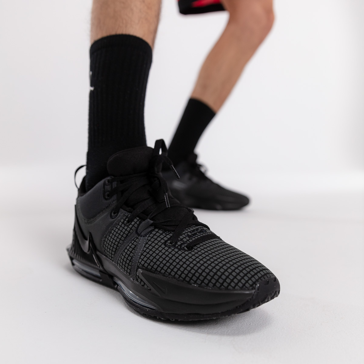 NIKE Superge LEBRON WITNESS VII 