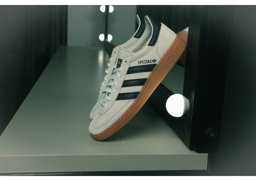 Kamorkoli me odnese dan, vedno sem ready — adidas Handball Spezial