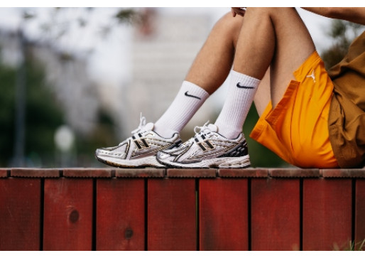 Poletje v gibanju: New Balance 1906R in dan brez načrtov