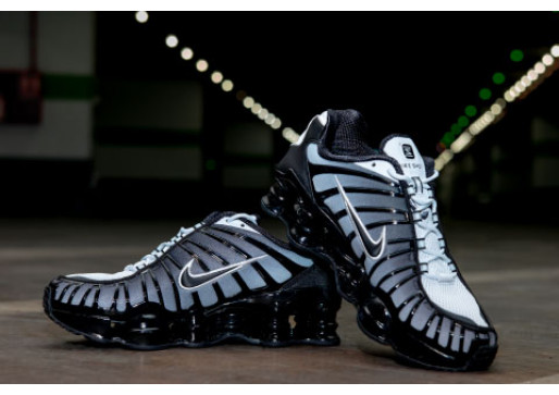 NIKE SHOX TL: ULIČNA ENERGIJA