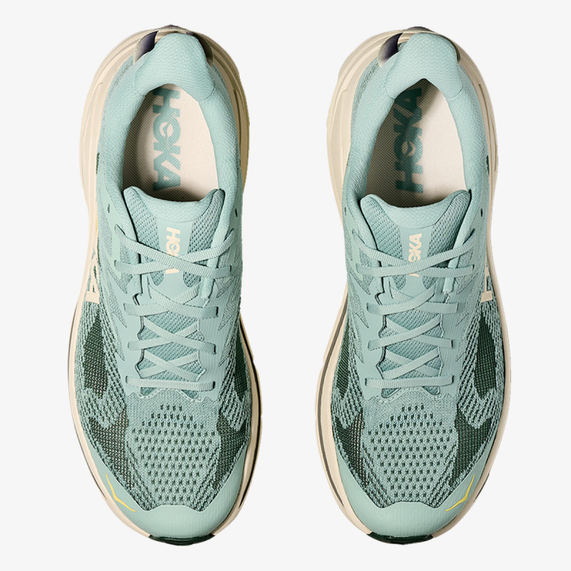 HOKA Superge Challenger 8 