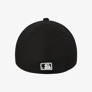 NEW ERA KAPE S ŠILTOM KAPA DIAMOND ERA 3930 NEYYAN BLKWHI 