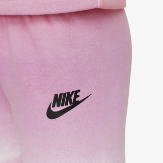 NIKE TRENIRKA NKG PRINTED CLUB JOGGER SET 