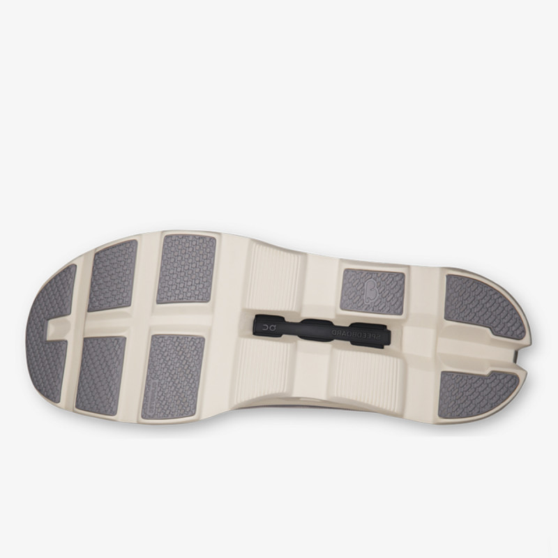 On Superge Cloudmonster 1 