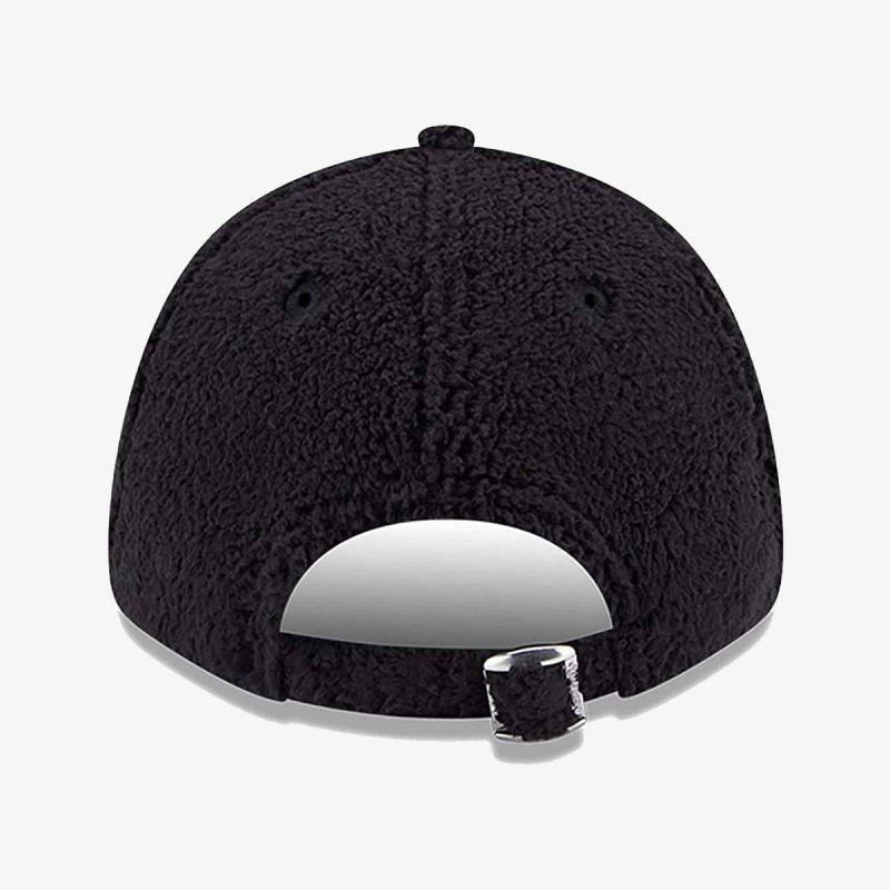 NEW ERA KAPE S ŠILTOM WMNS TEDDY 9FORTY NEYYAN  BLKWHI 