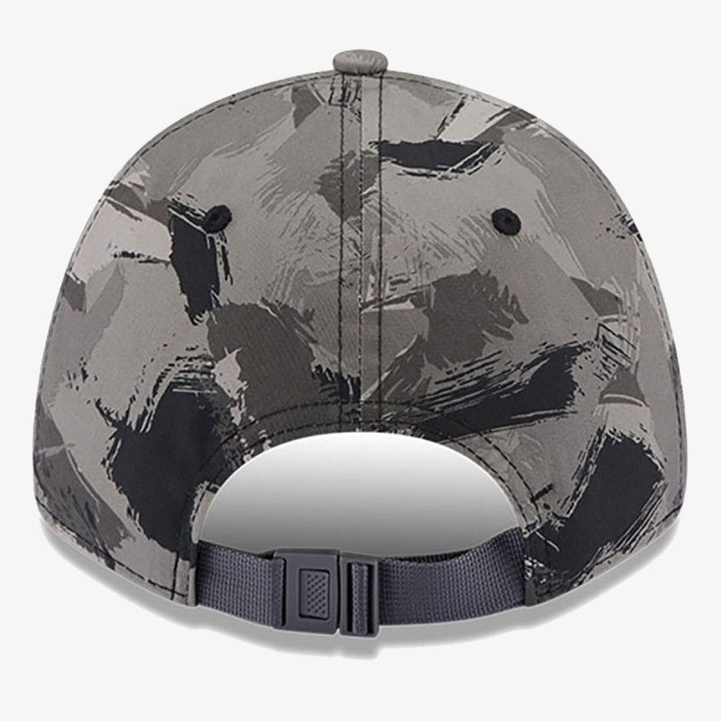 NEW ERA KAPE S ŠILTOM PAINTED AOP 9FORTY NEYYAN  GRHBLK 