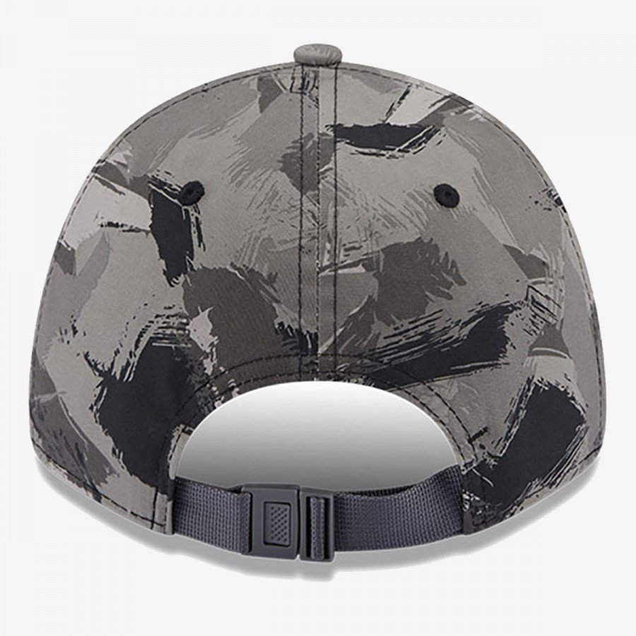NEW ERA KAPE S ŠILTOM PAINTED AOP 9FORTY NEYYAN  GRHBLK 