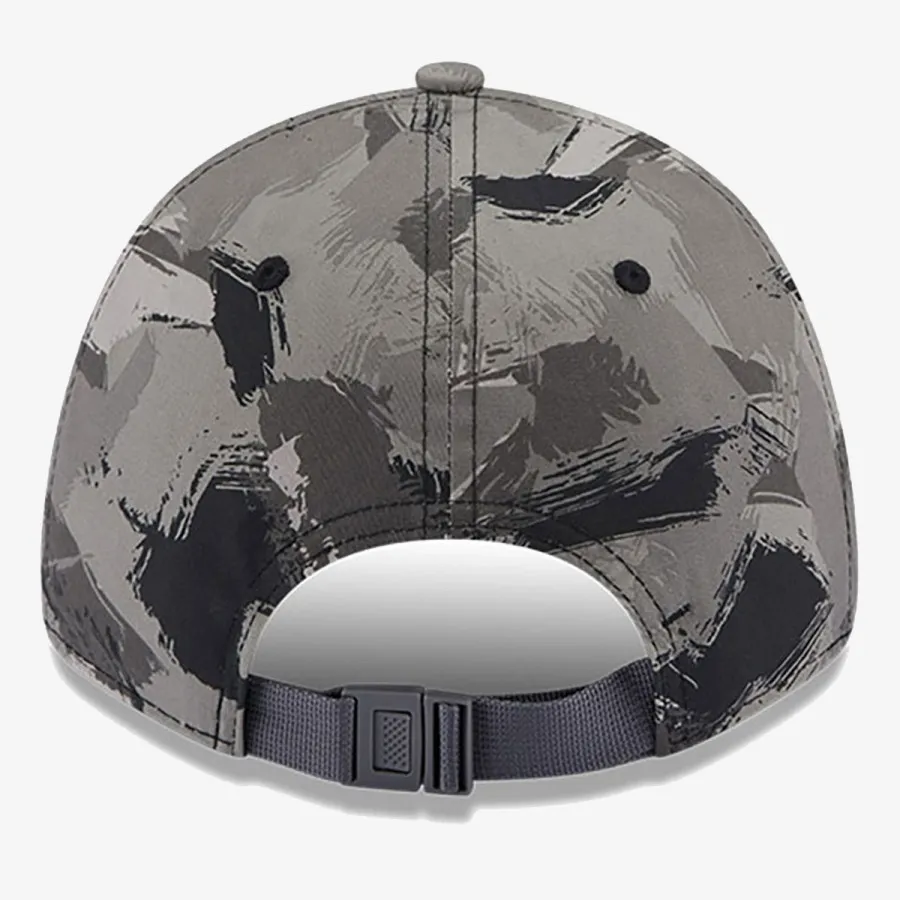 NEW ERA KAPE S ŠILTOM PAINTED AOP 9FORTY NEYYAN  GRHBLK 