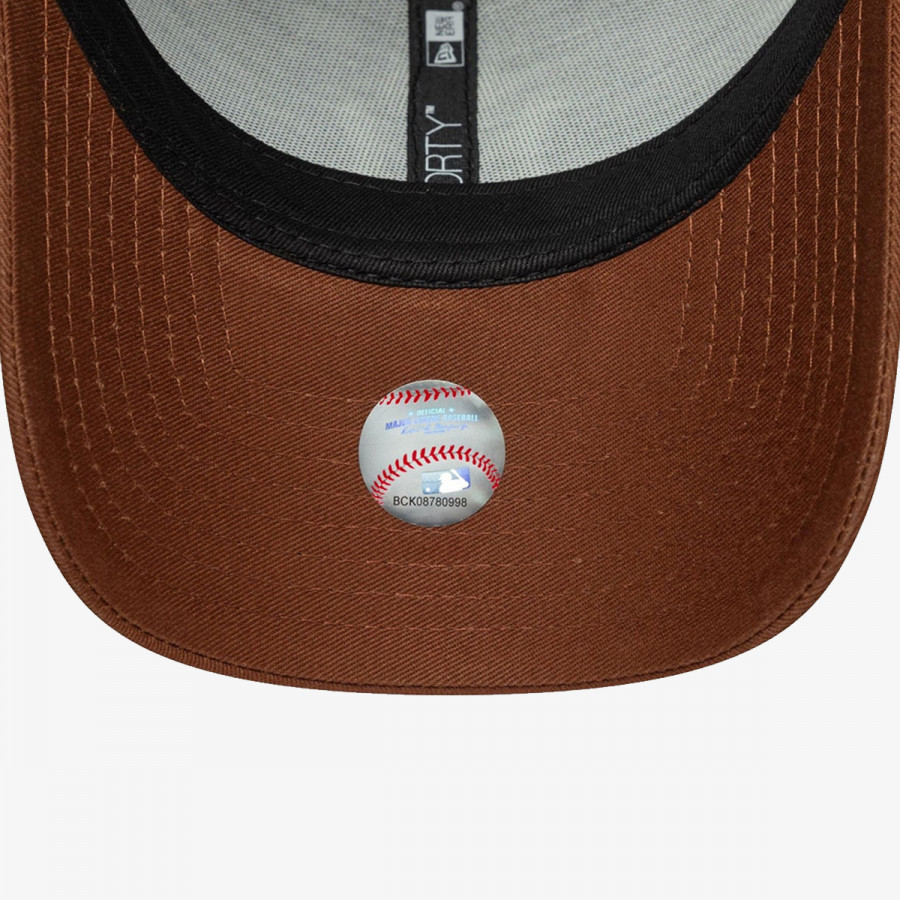 NEW ERA KAPE S ŠILTOM FEMALE LEAGUE ESSENTIAL 9FORTY® 