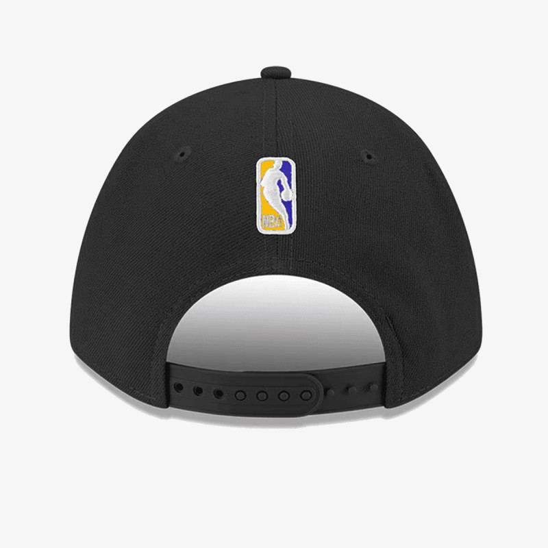 NEW ERA KAPE S ŠILTOM KAPA NBA TEAM 940MC LOSLAK BLK OTC 
