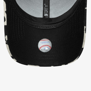 NEW ERA KAPE S ŠILTOM FEMALE COW MIDI 9FORTY® 