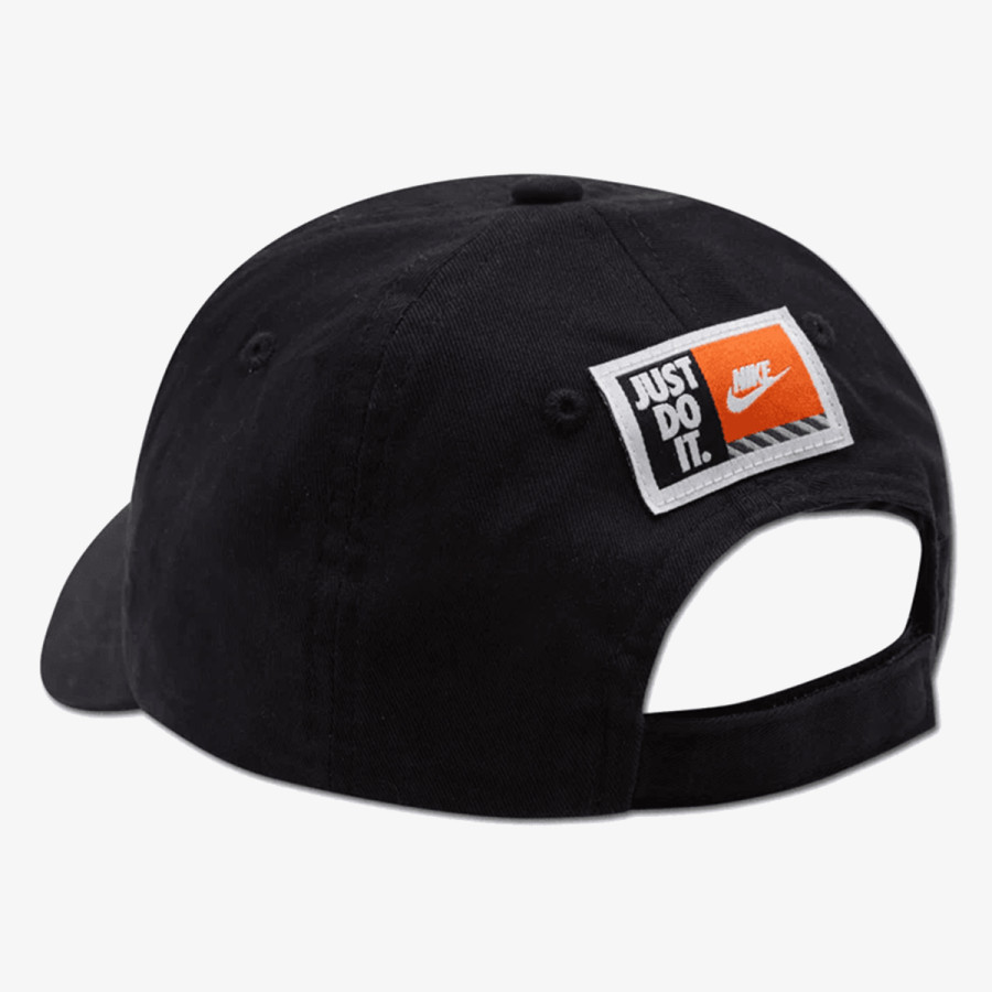 NIKE KAPE S ŠILTOM Club 