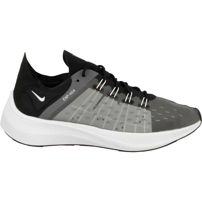 Nike future fast racer black deals