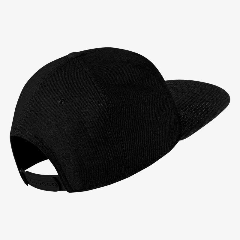 Nike kapa on sale s šiltom