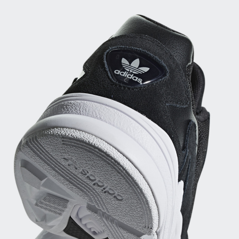 adidas Superge Falcon W 