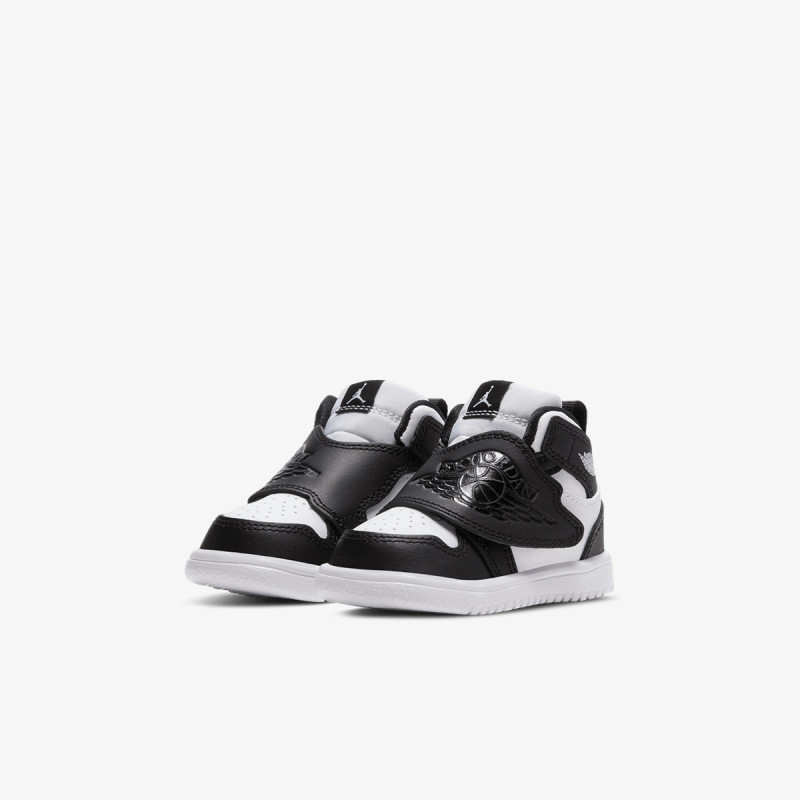 NIKE Superge SKY JORDAN 1 BT 
