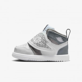 NIKE Superge SKY JORDAN 1 BT 