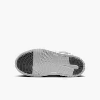 NIKE Superge SKY JORDAN 1 BP 