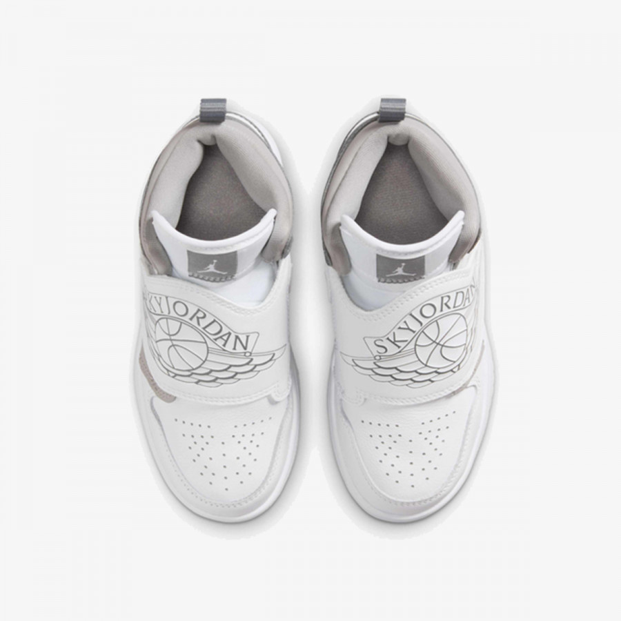 NIKE Superge SKY JORDAN 1 BP 