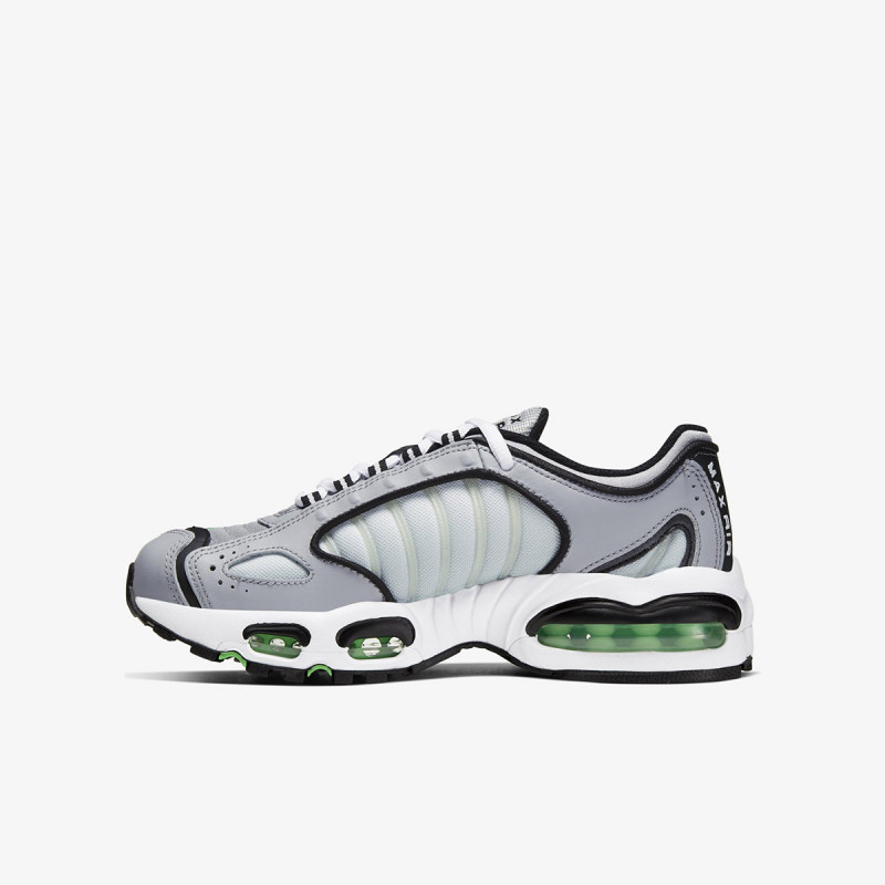 NIKE Superge NIKE AIR MAX TAILWIND IV BG 