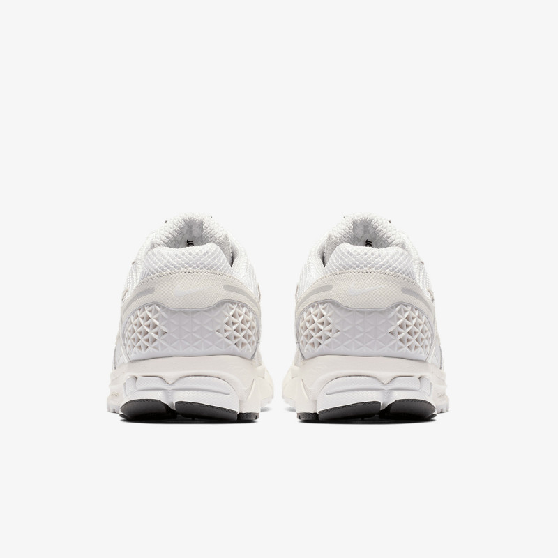 NIKE Superge Zoom Vomero 5 