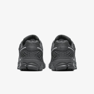 NIKE Superge Zoom Vomero 5 SP 