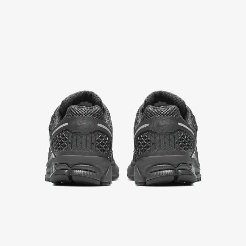 NIKE Superge Zoom Vomero 5 SP 