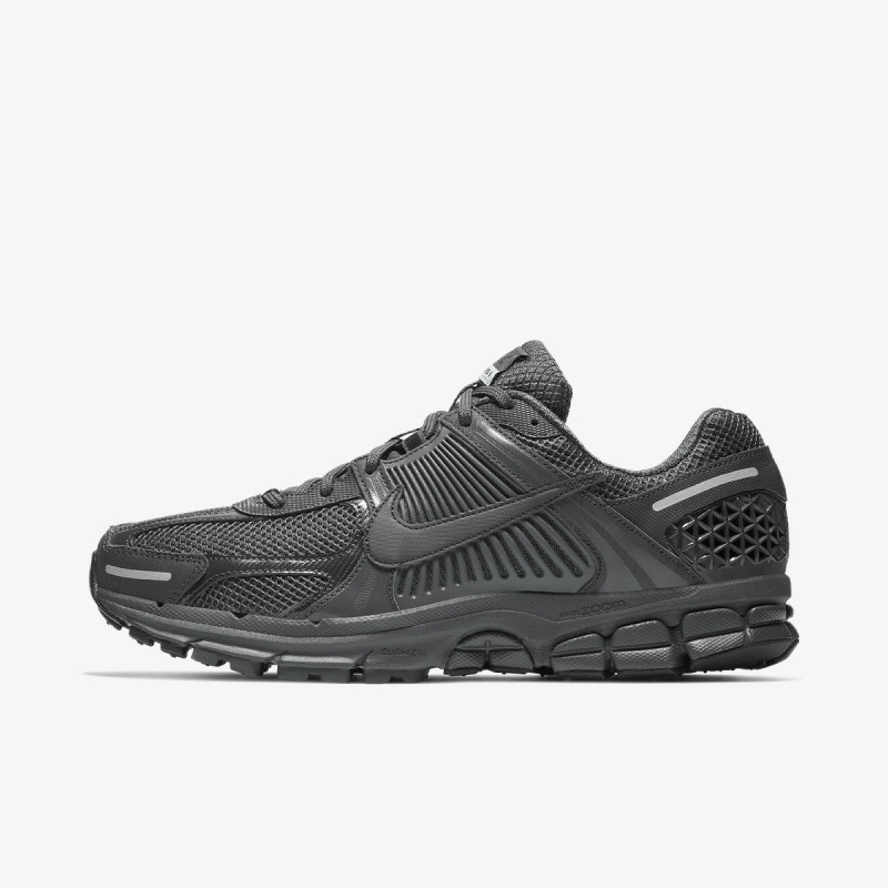 NIKE Superge Zoom Vomero 5 SP 