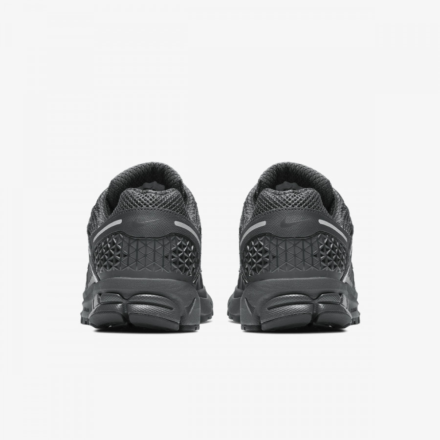 NIKE Superge Zoom Vomero 5 SP 