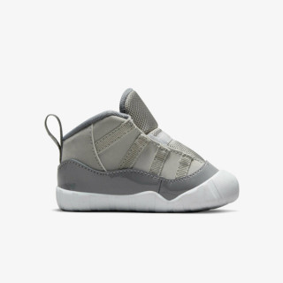 NIKE Superge Jordan 11 