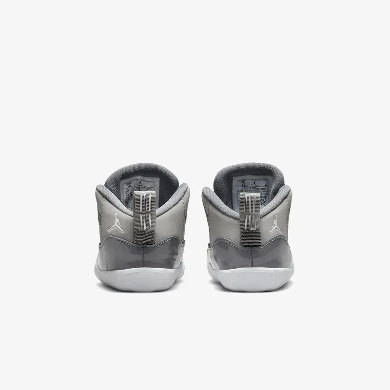 NIKE Superge Jordan 11 