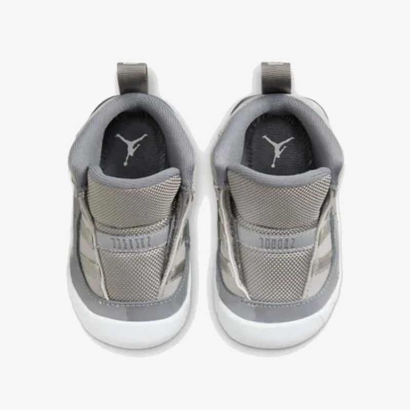 NIKE Superge Jordan 11 