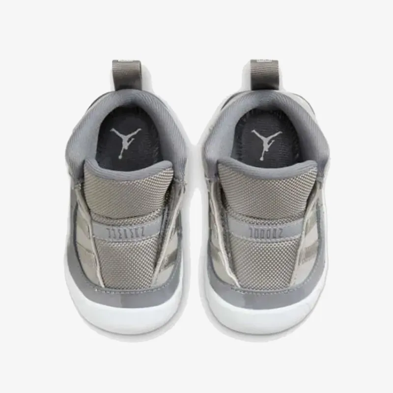 NIKE Superge Jordan 11 