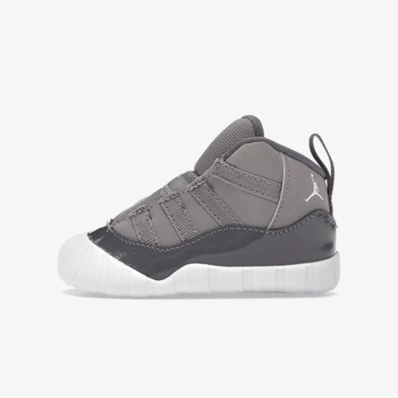 NIKE Superge Jordan 11 