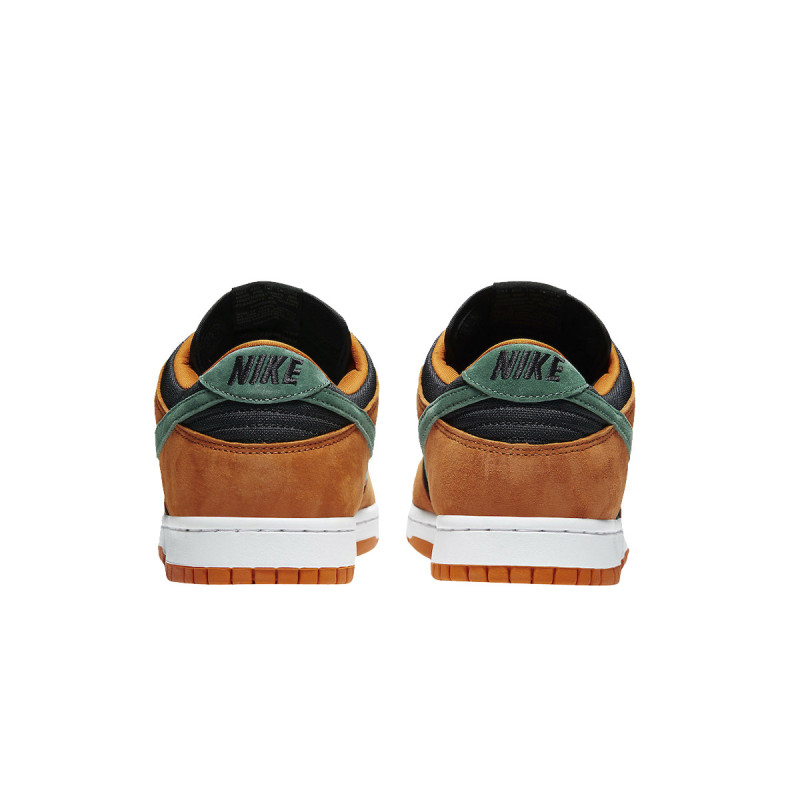 NIKE Superge NIKE DUNK LOW SP 