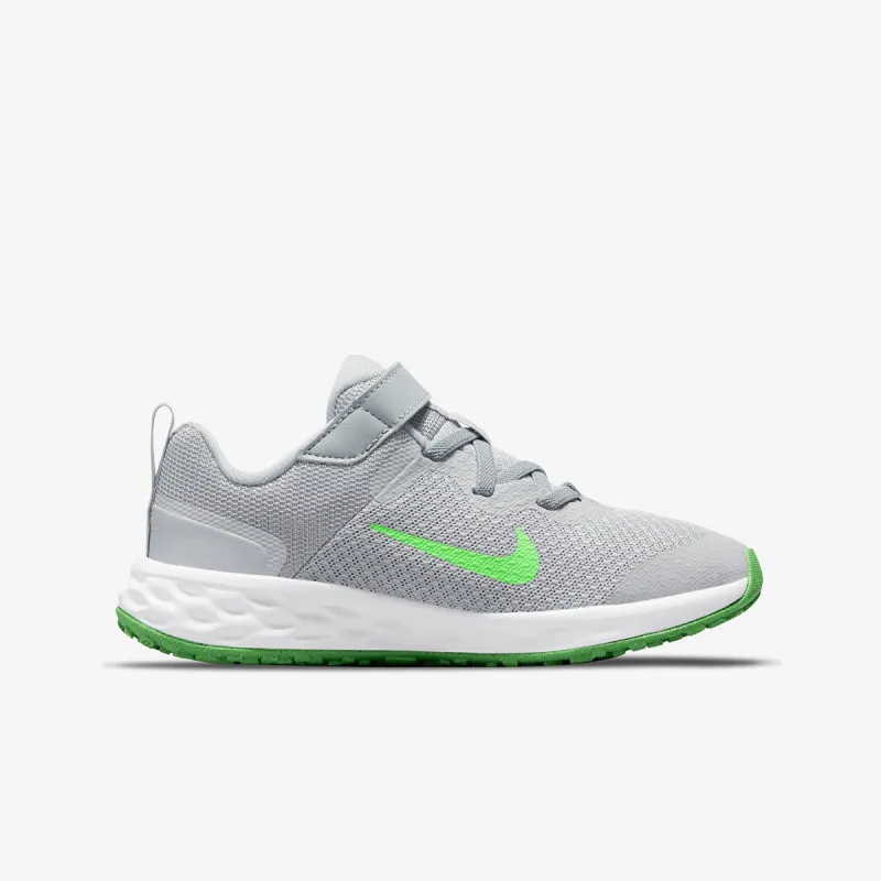NIKE Superge Revolution 6 
