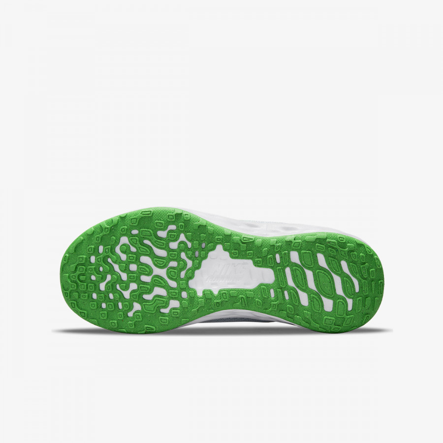 NIKE Superge Revolution 6 