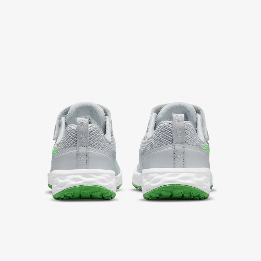 NIKE Superge Revolution 6 