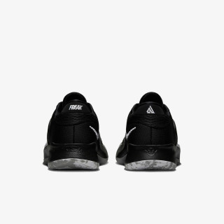 NIKE Superge ZOOM FREAK 4 