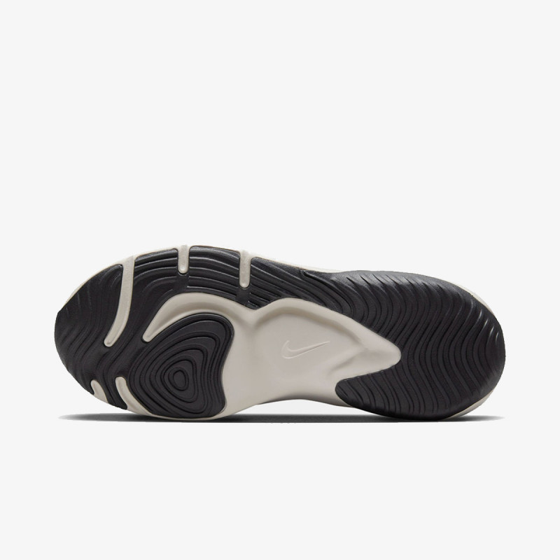 NIKE Superge W NIKE LEGEND ESSENTIAL 3 NN 