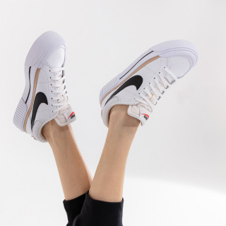 NIKE Superge Court Legacy Lift 