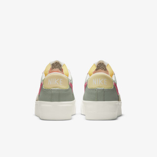 NIKE Superge WMNS NIKE BLAZER LOW PLTFRM DE 