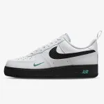NIKE Superge NIKE AIR FORCE 1 '07 LV8 J22 