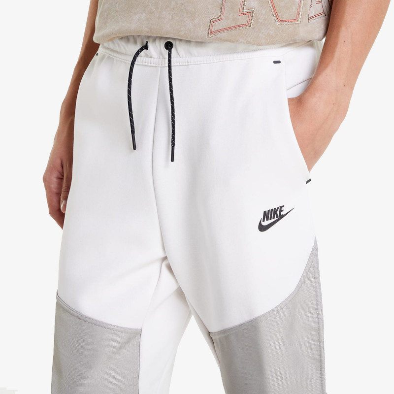 Autonomy Intense blow hole NIKE Trenirka M NK TCH FLC OVERLAY JGGR | Buzz - Spletna trgovina