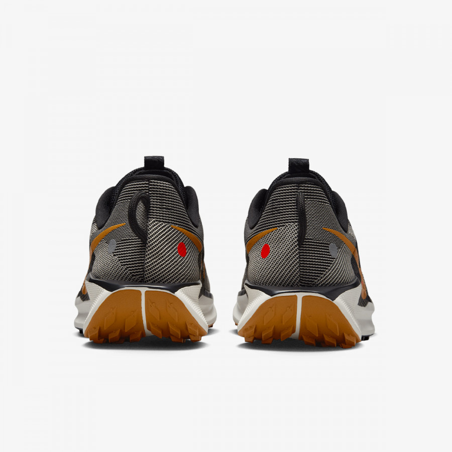 NIKE Superge ReactX Pegasus Trail 5 