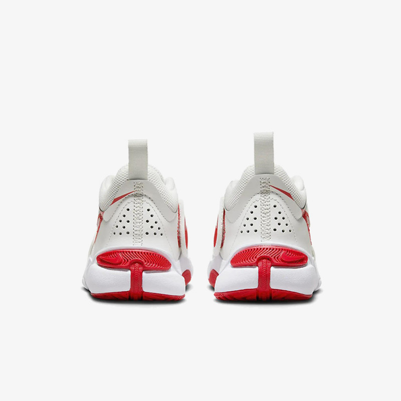 NIKE Superge Team Hustle D 11 