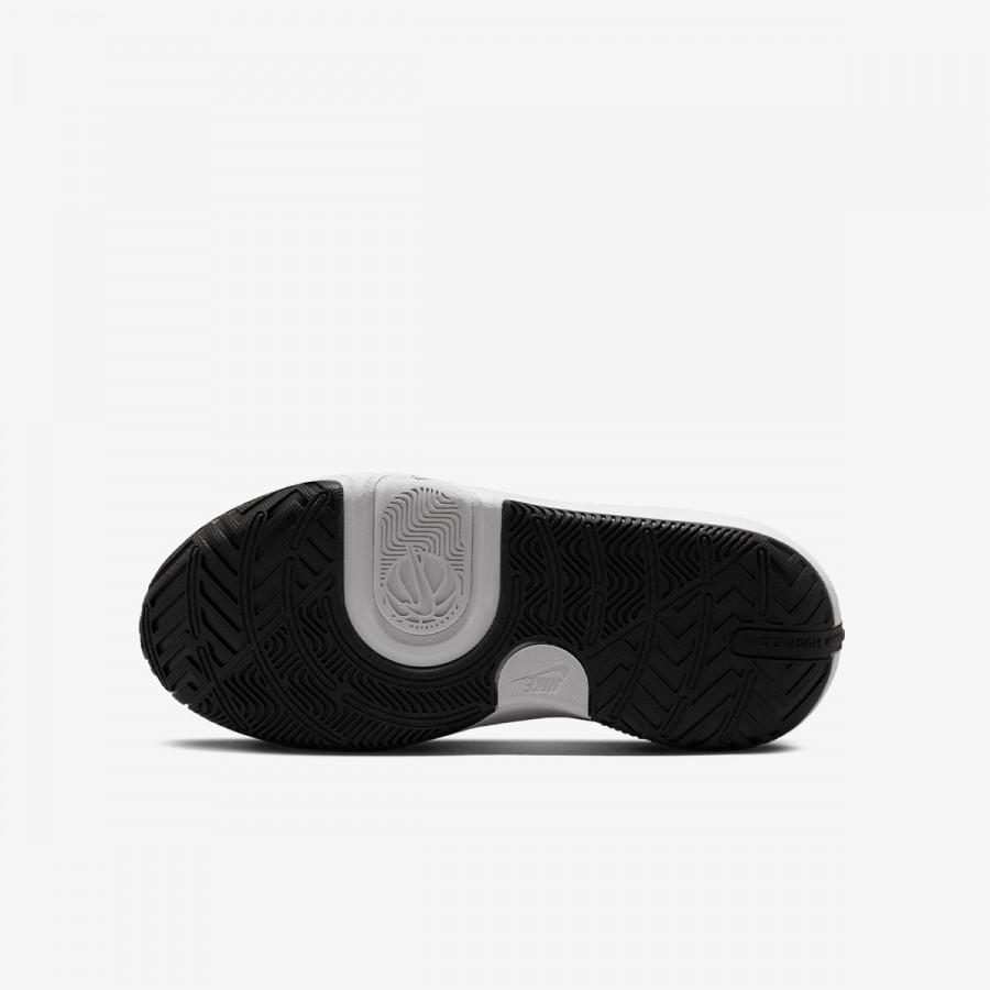 NIKE Superge Team Hustle D 11 
