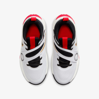 NIKE Superge Team Hustle D 11 