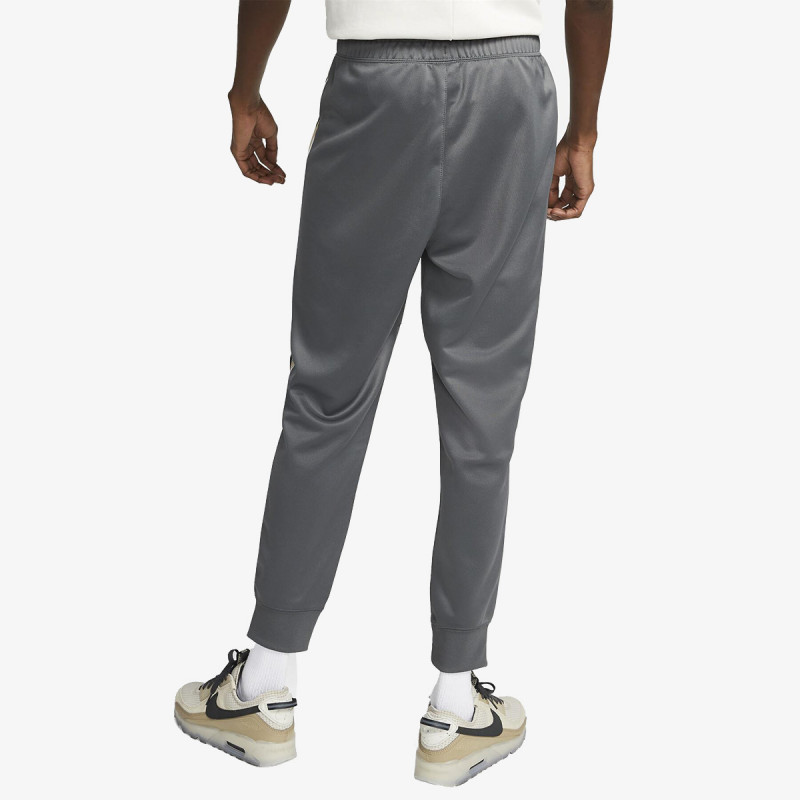 NIKE SPODNJI DELI TRENIRKE M NSW REPEAT SW PK JOGGER 