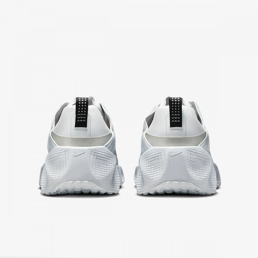 NIKE Superge NIKE AVA ROVER 